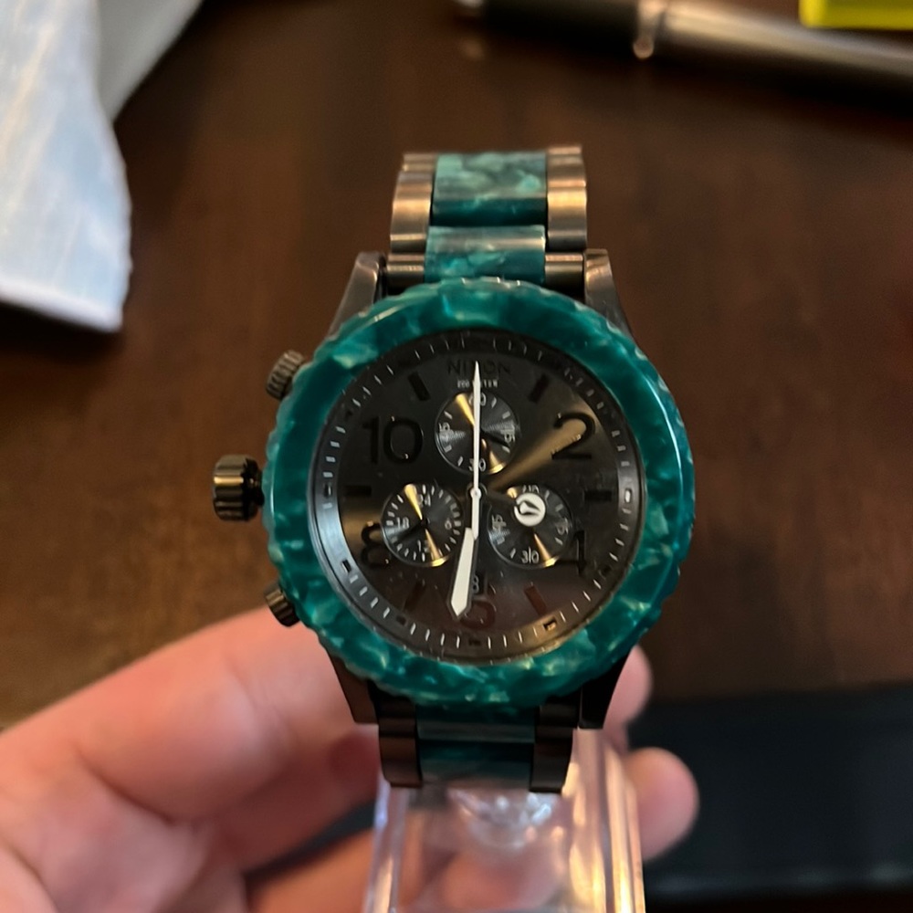 Gunmetal and emerald acetate Nixon 38-20